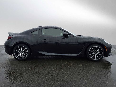 Used 2023 Toyota GR86 image 2