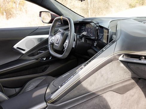 Used 2020 Chevrolet Corvette Stingray Premium Cpe w/ 3LT Preferred Equipment Group image 60