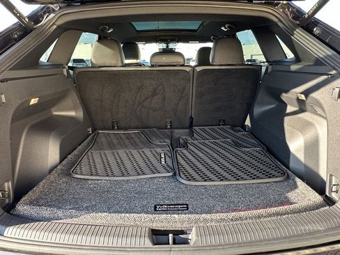 Used 2023 Volkswagen Atlas Cross Sport SE image 7