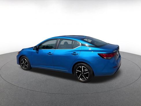 Used 2025 Nissan Sentra SV FWD image 8