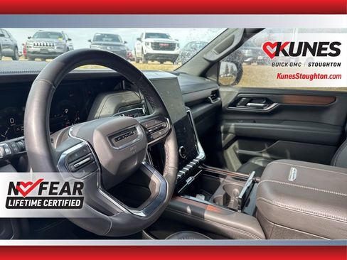 Used 2025 GMC Yukon Denali AWD/4WD image 28