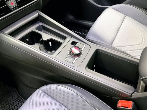 New 2026 Volkswagen Tiguan SE R-Line image 10