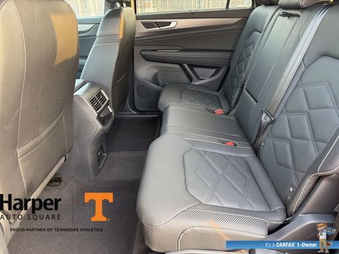 Used 2025 Volkswagen Atlas Cross Sport SE w/ Panoramic Sunroof Package image 10