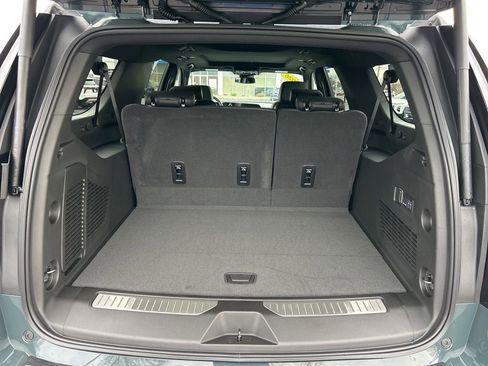 New 2026 Chevrolet Suburban Z71 image 32