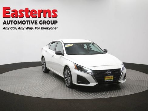 Used 2025 Nissan Altima 2.5 SV FWD image 49
