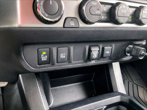 Used 2022 Toyota Tacoma SR5 w/ Trail Edition AWD/4WD image 35