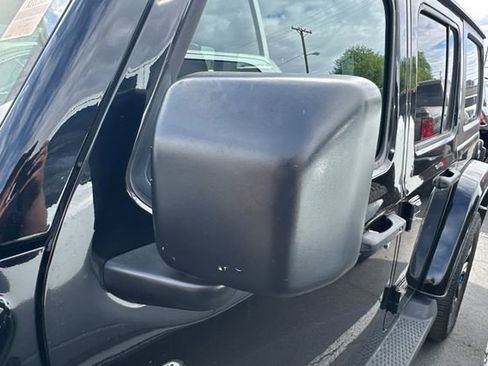 Used 2023 Jeep Wrangler Unlimited Sahara image 8