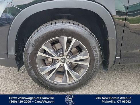 Used 2016 Toyota Highlander XLE AWD/4WD image 17