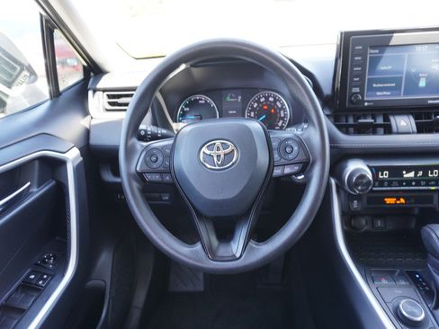Used 2021 Toyota RAV4 XLE w/ Convenience Package AWD/4WD image 16
