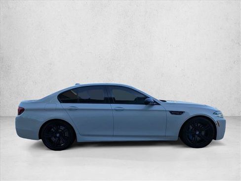Used 2016 BMW M5 RWD image 4