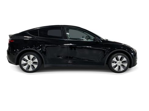 Certified 2023 Tesla Model Y Long Range AWD/4WD image 7