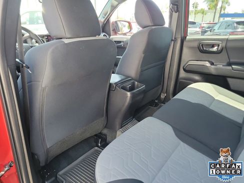 Used 2023 Toyota Tacoma TRD Off-Road w/ Technology Package AWD/4WD image 13