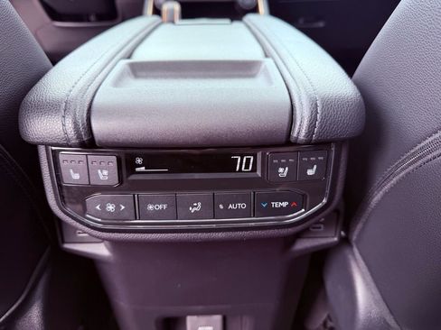 Used 2026 Toyota Grand Highlander AWD Hybrid image 21