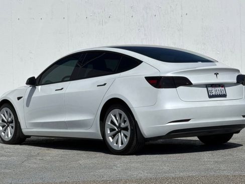 Used 2023 Tesla Model 3 Standard Range RWD image 5