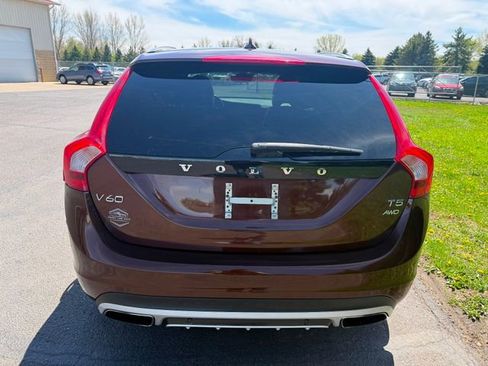 Used 2018 Volvo V60 T5 Cross Country w/ Convenience Package AWD/4WD image 2