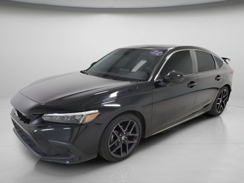 Used 2022 Honda Civic Sport Touring image 3