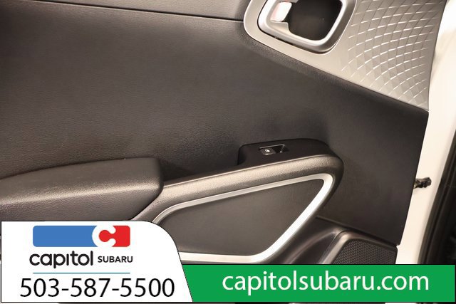 Used 2023 Kia Soul LX w/ LX Technology Package FWD image 28