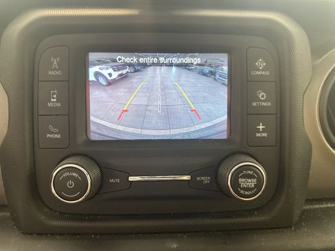 Used 2018 Jeep Wrangler Unlimited Sport image 20