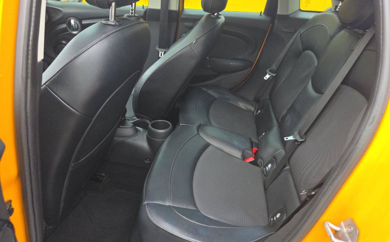 Used 2015 MINI Cooper 4-Door Hardtop FWD image 14