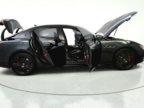 Used 2023 Maserati Ghibli Modena RWD image 15