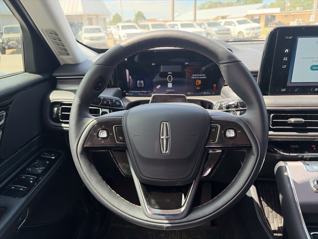 Used 2026 Lincoln Aviator AWD image 15