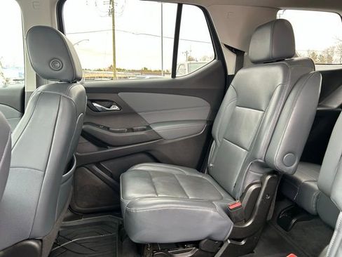 Used 2021 Chevrolet Traverse LT w/ LT Premium Package image 20