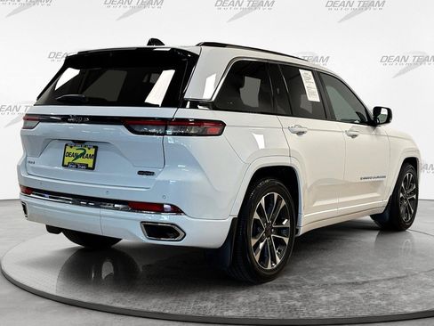 Used 2023 Jeep Grand Cherokee Overland w/ Luxury Tech Group IV AWD/4WD image 4