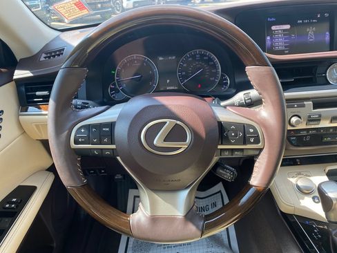 Used 2018 Lexus ES 350 w/ Premier Package FWD image 15