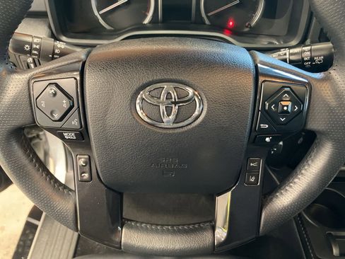 Used 2022 Toyota 4Runner TRD Off-Road Premium image 16