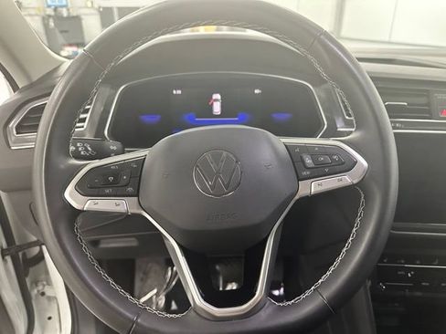 Certified 2023 Volkswagen Tiguan SE AWD/4WD image 4