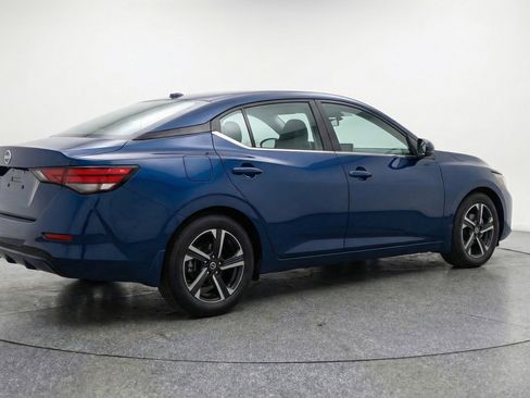 Used 2025 Nissan Sentra SV image 9