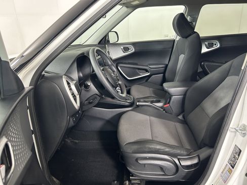 Used 2020 Kia Soul LX image 10