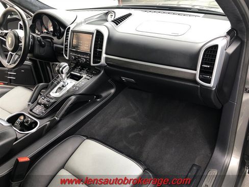 Used 2016 Porsche Cayenne GTS w/ Premium Package Plus AWD/4WD image 46