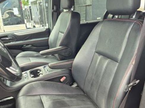 Used 2019 Dodge Grand Caravan GT FWD image 12