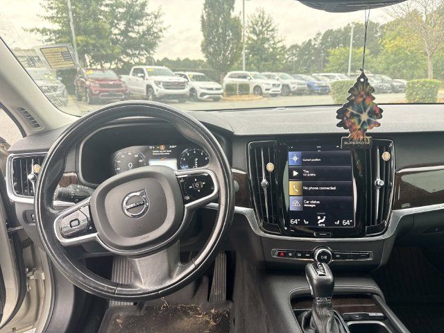 Used 2018 Volvo S90 T5 Momentum w/ Protection Package FWD image 5
