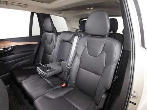 Certified 2023 Volvo XC90 B6 Plus w/ Protection Package Premier AWD/4WD image 19