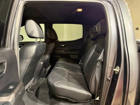 Certified 2020 Toyota Tacoma TRD Off-Road w/ TRD Premium Off Road Package AWD/4WD image 19