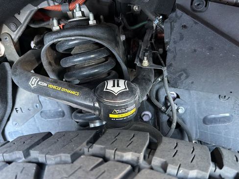 Used 2023 Toyota Tundra Capstone AWD/4WD image 3