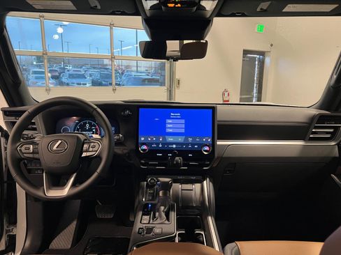 Used 2026 Lexus GX 550 Luxury image 33