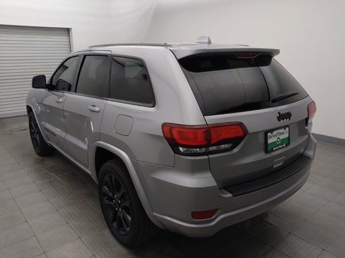 Used 2019 Jeep Grand Cherokee Altitude RWD image 5