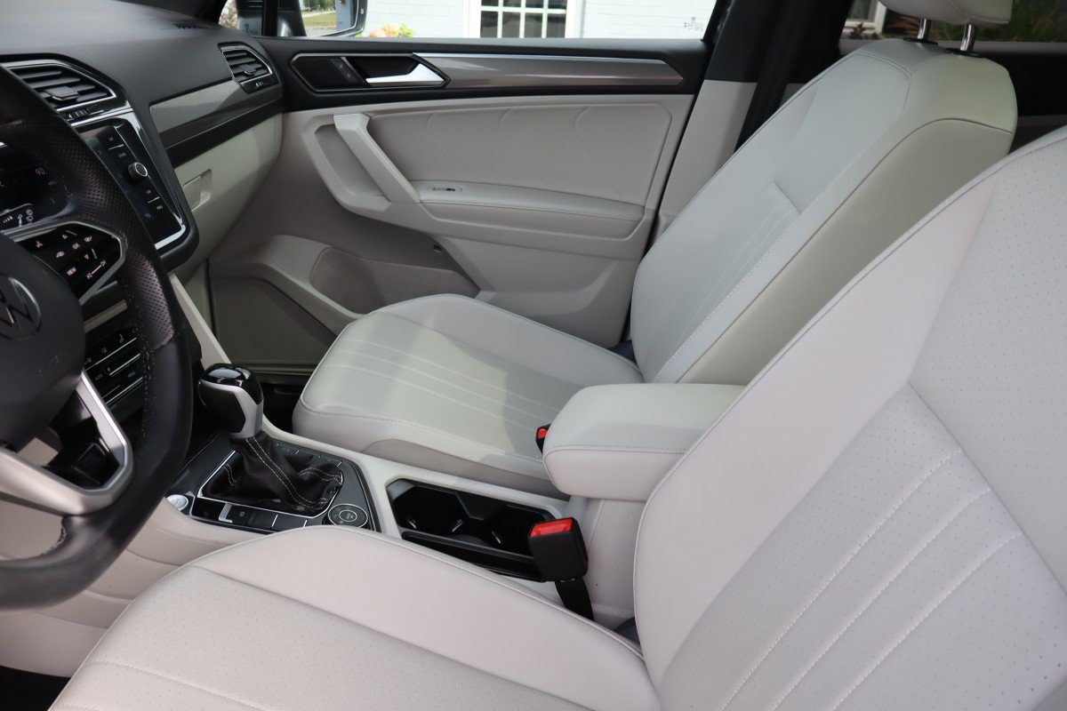 Used 2024 Volkswagen Tiguan SE R-Line AWD/4WD image 27