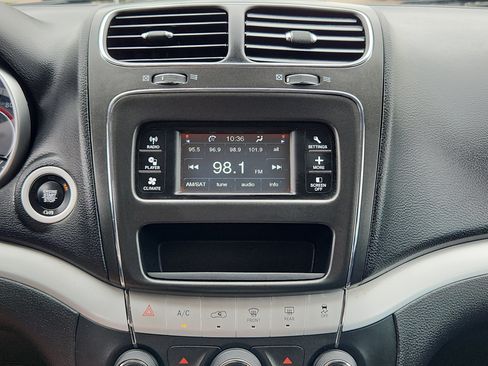 Used 2017 Dodge Journey SXT w/ Comfort/Convenience Group FWD image 23