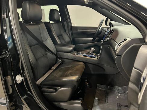 Used 2022 Jeep Grand Cherokee Laredo X image 36