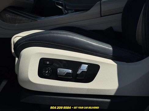 Used 2019 BMW X7 xDrive40i w/ Premium Package AWD/4WD image 14