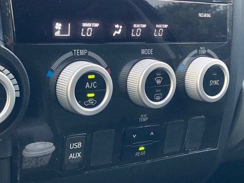 Used 2019 Toyota Sequoia SR5 AWD/4WD image 25