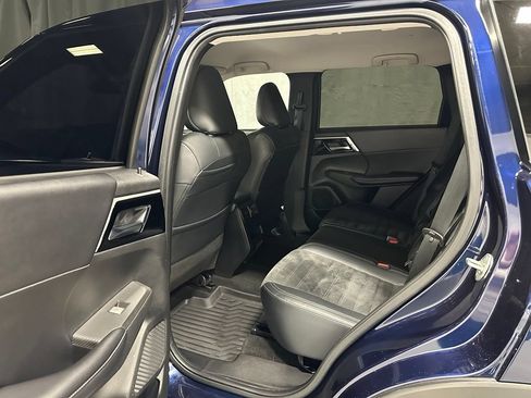 Used 2022 Mitsubishi Outlander SE AWD/4WD image 38