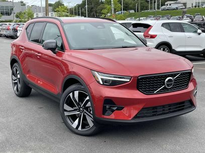 New 2025 Volvo XC40 B5 Ultra w/ Protection Package