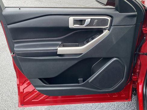 Certified 2022 Ford Explorer XLT w/ Equipment Group 202A image 6