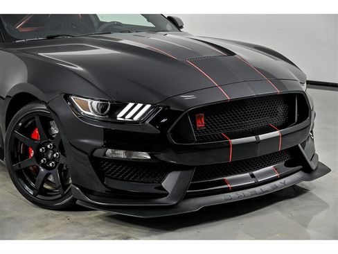 Used 2016 Ford Mustang Shelby GT350R w/ GT350R Equipment Group 920A RWD image 2