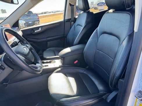 Used 2020 Ford Escape Titanium image 12